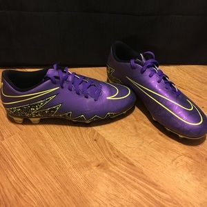 Hyperveno Soccer cleats